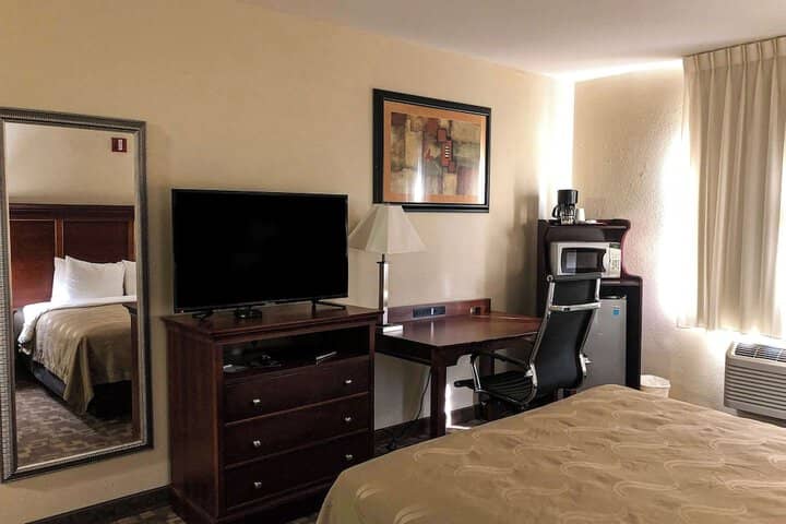 Room 12 of 48