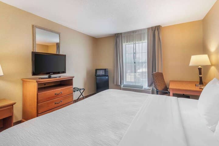 Room 17 of 36