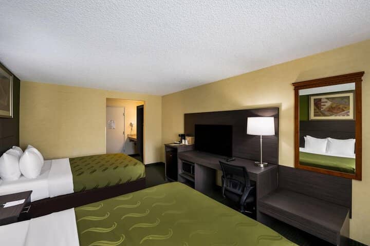 Room 11 of 37
