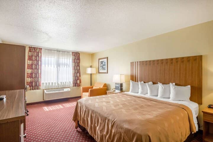 Room 11 of 30