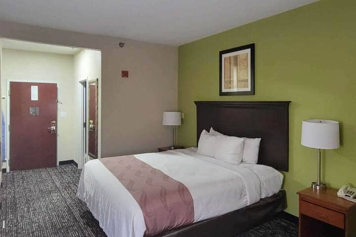 Room 18 of 41