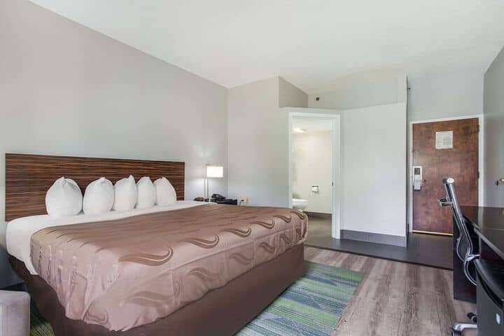 Room 11 of 31