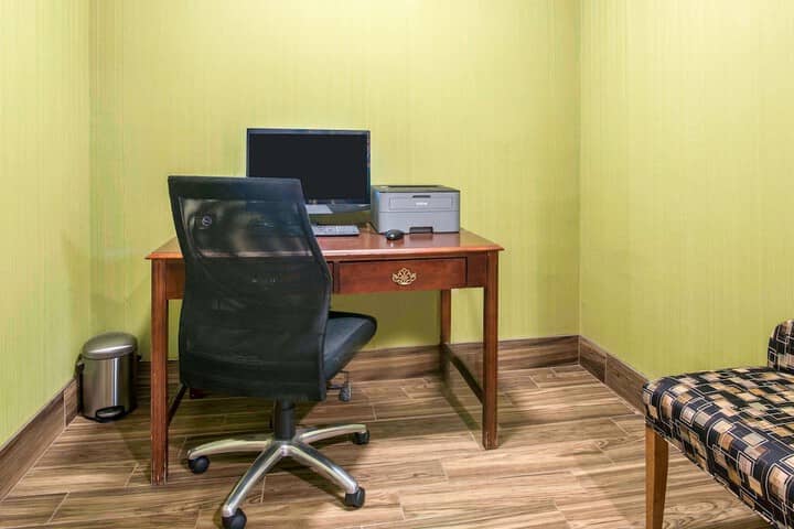 Business Center 47 of 50