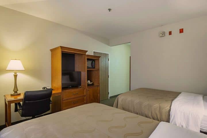 Room 16 of 35