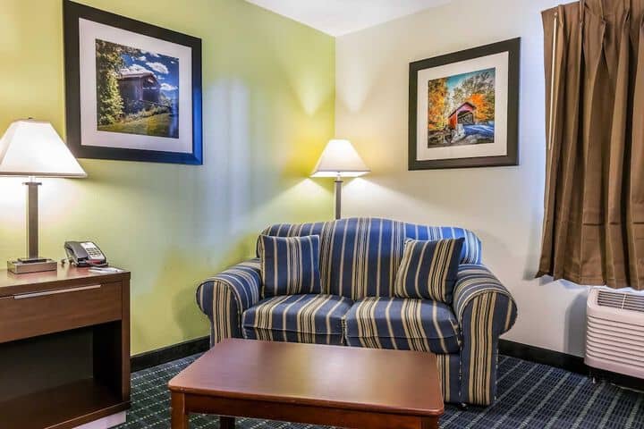 Room 9 of 30