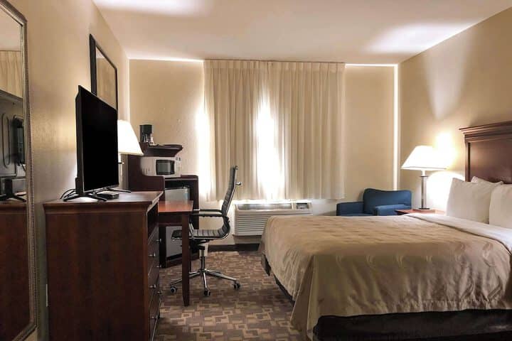 Room 11 of 48