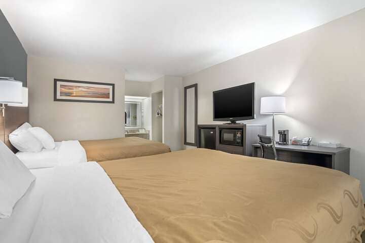 Room 10 of 23