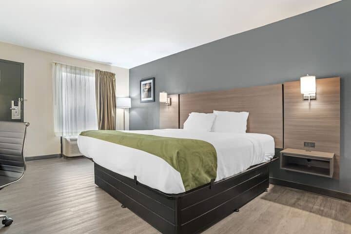 Room 16 of 23