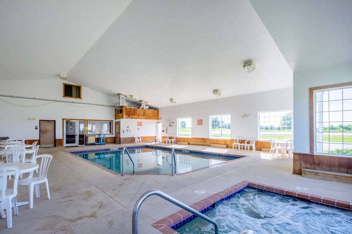 Pool 23 of 30