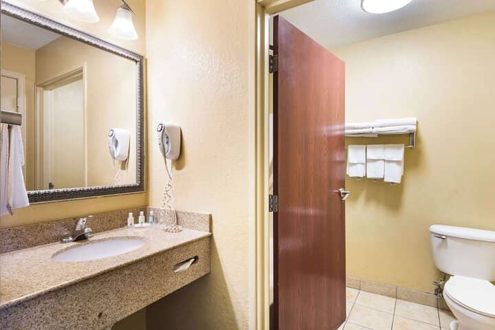 Room 15 of 40