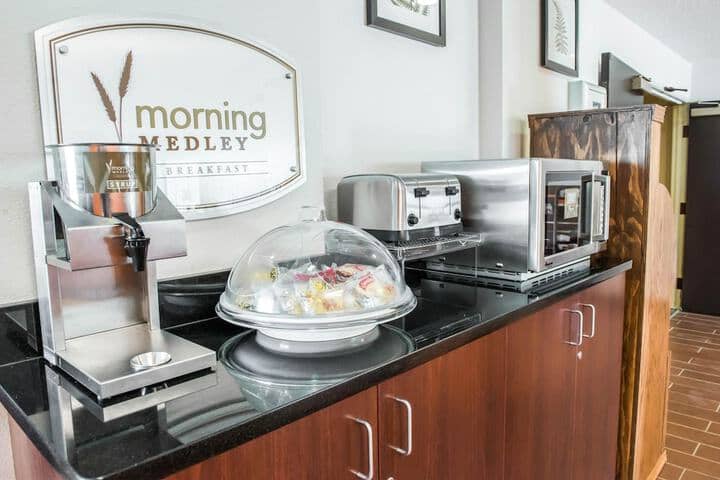 Breakfast/Coffee Service 12 of 16