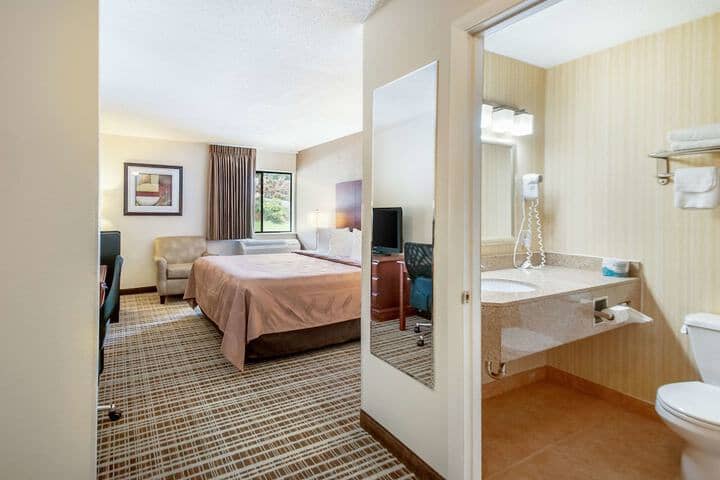 Room 21 of 35