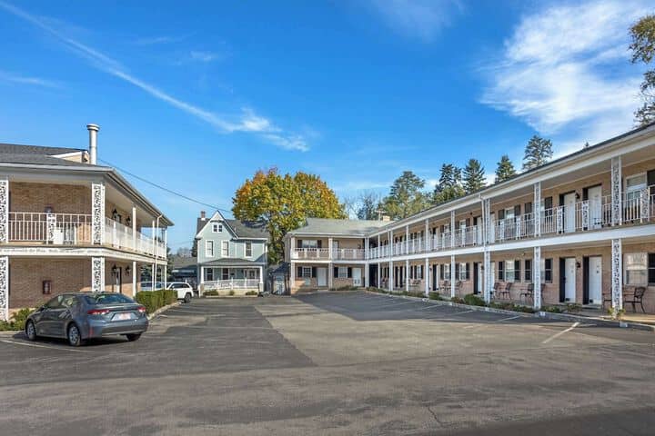 Hotel 55 of 56