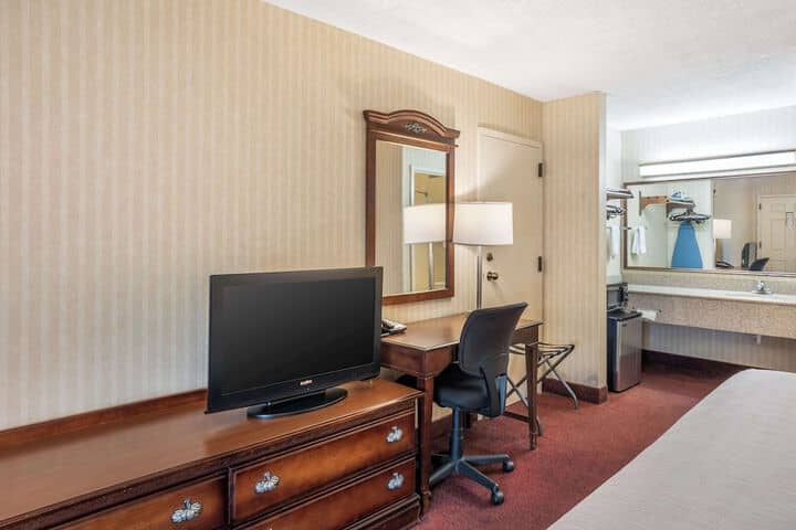 Room 27 of 56