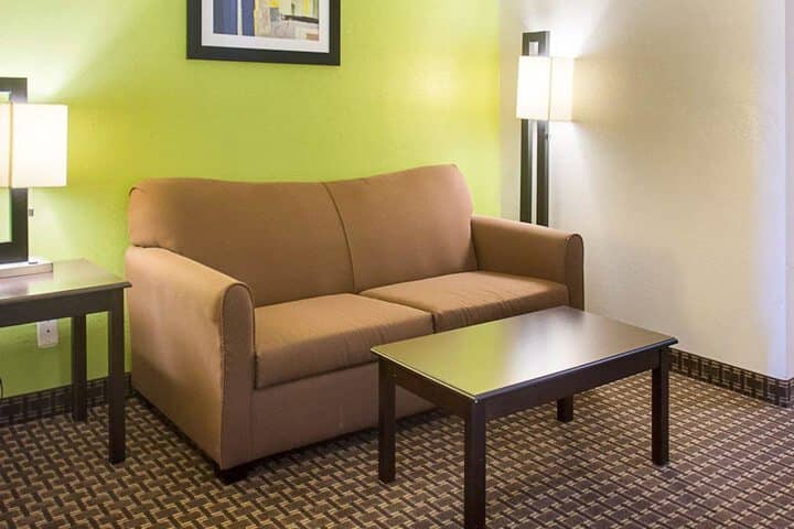 Room 9 of 41