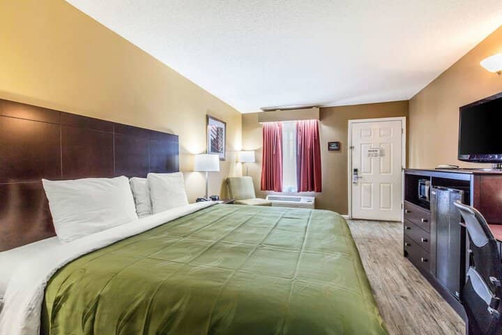 Room 12 of 24