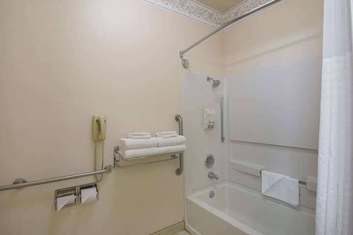 Room 21 of 35