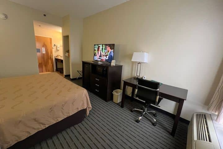 Room 17 of 44