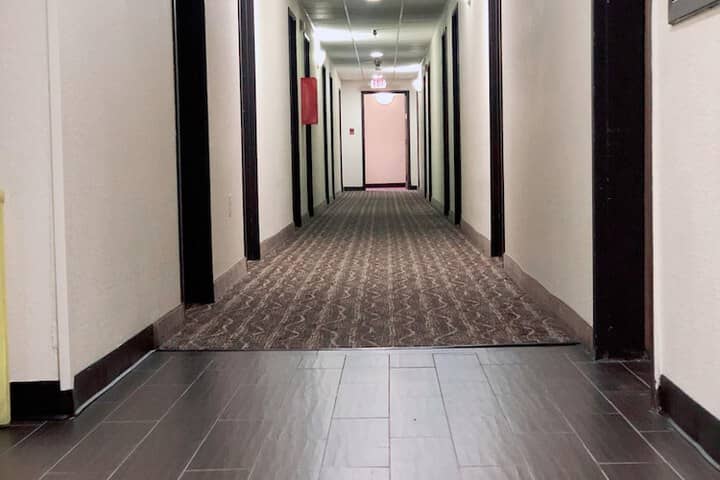Ballroom/Hall 39 of 48