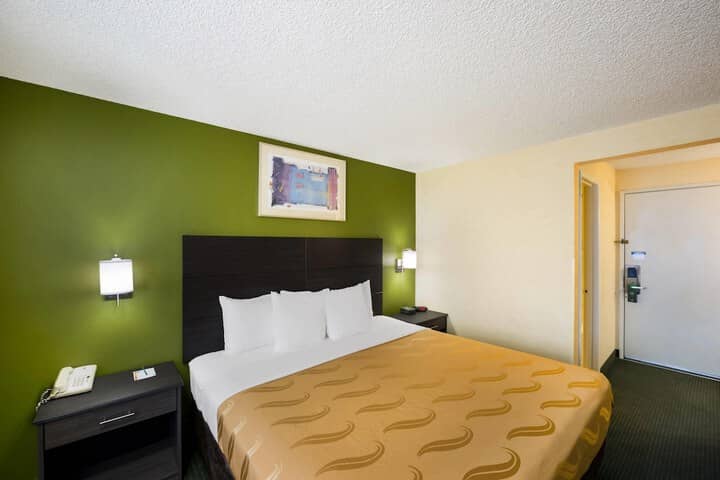 Room 14 of 37