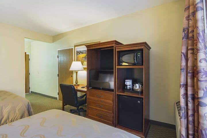 Room 9 of 35