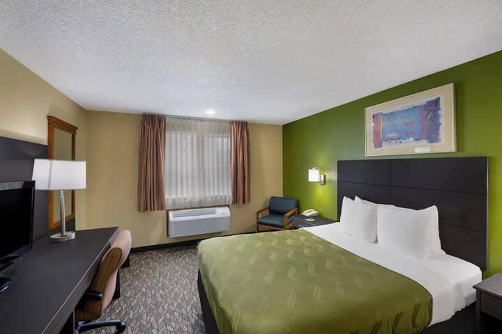 Room 8 of 37