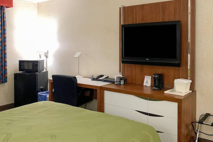 Room 15 of 26