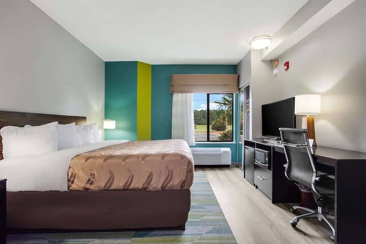 Room 15 of 31