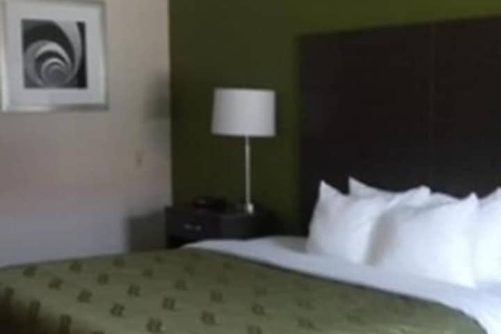 Room 10 of 50