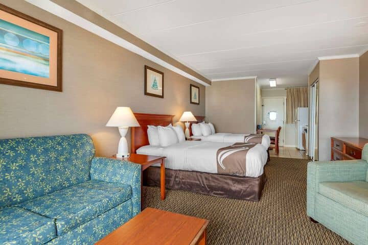 Room 35 of 110