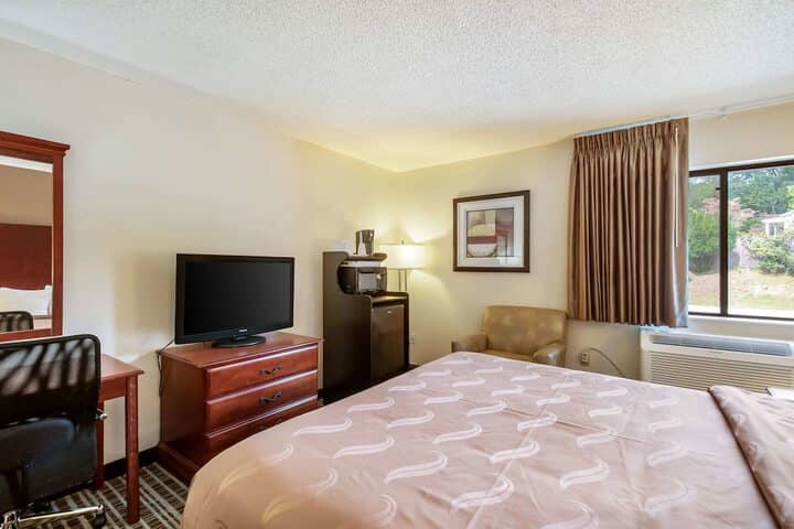 Room 10 of 35