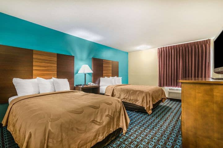 Room 32 of 50