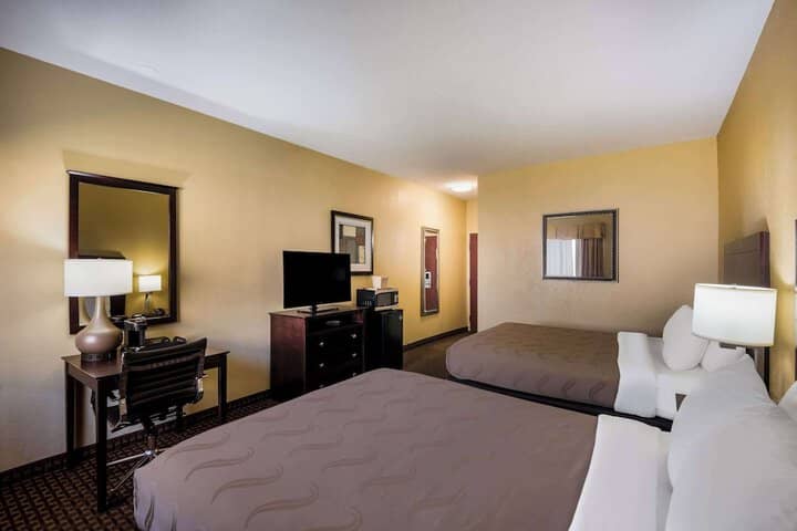 Room 11 of 40