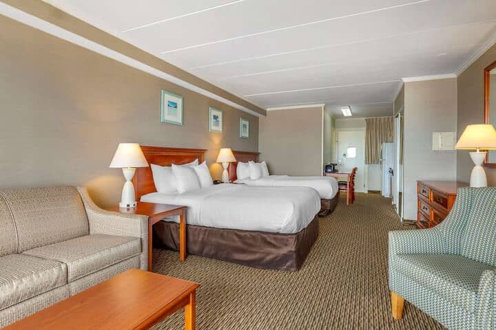 Room 33 of 110