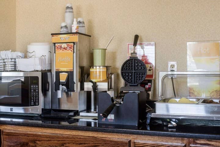 Breakfast/Coffee Service 32 of 48