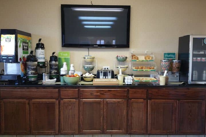 Breakfast/Coffee Service 30 of 48