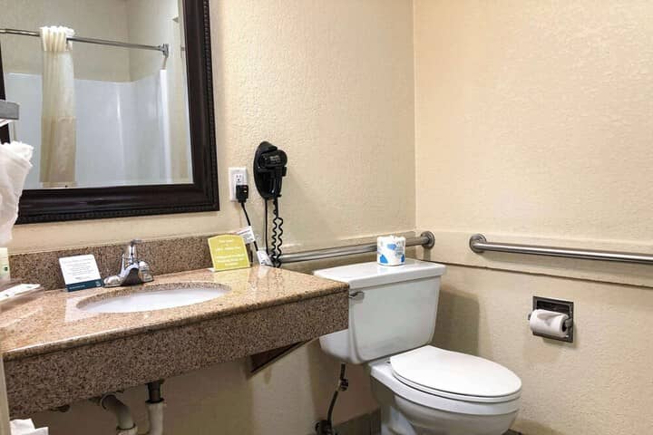 Room 17 of 48