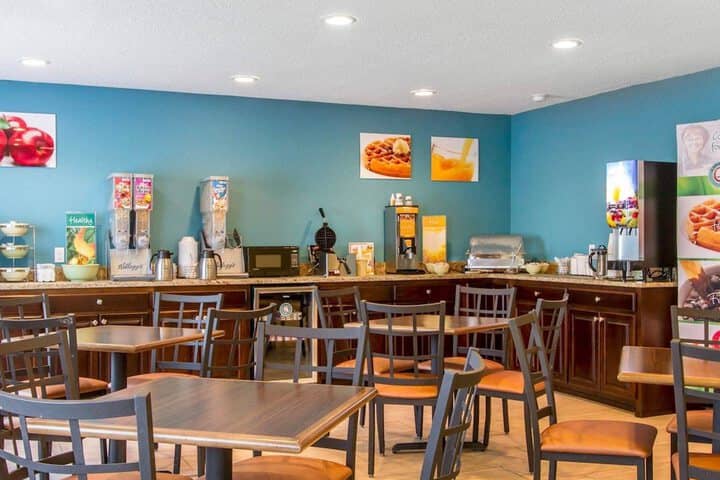 Breakfast area