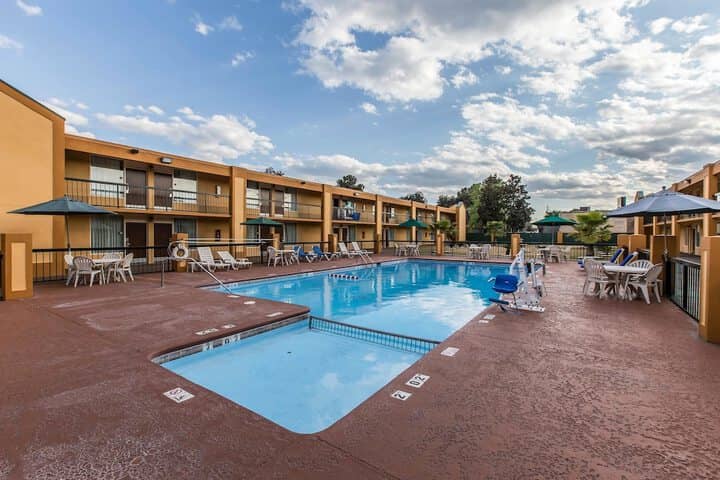 Pool 14 of 25
