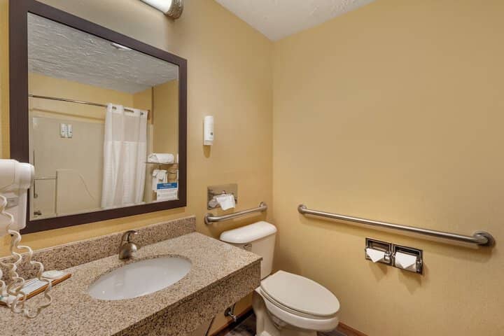 Room 13 of 20