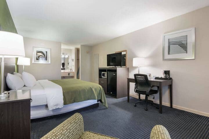 Room 16 of 50