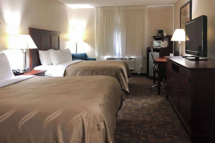 Room 15 of 48