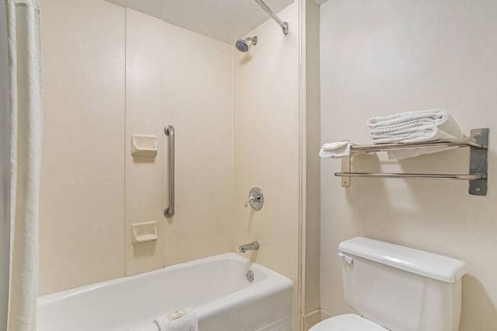 Room 9 of 23