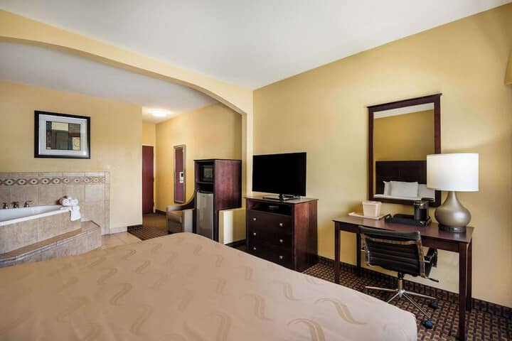 Room 22 of 40